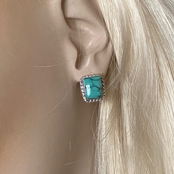 Vintage Jewelry - Navajo Turquoise Sterling Silver Earrings SIGNED!